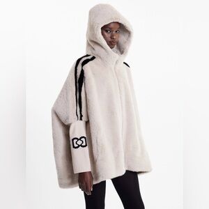 Chic Cream Hooded Long Sleeve Cape NWT size S